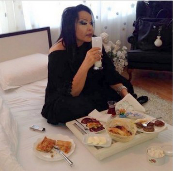 Bülent Ersoy'un şaşırtan kahvaltısı!